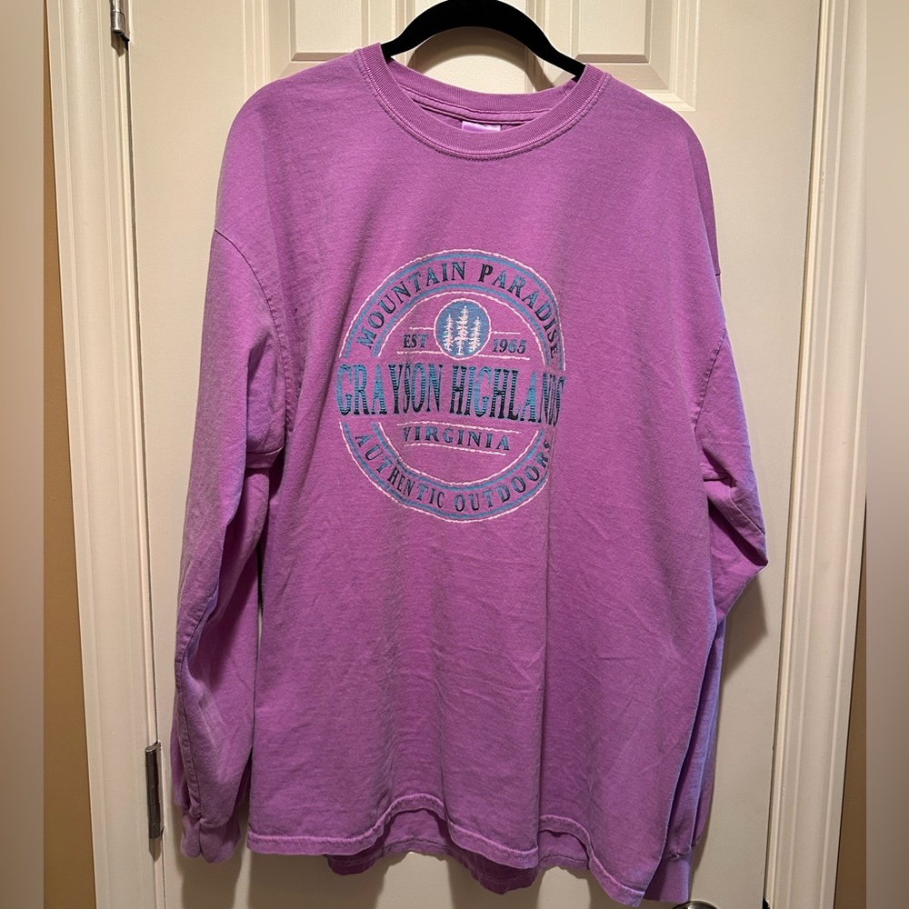 🌸 $3 if bundled XL Gildan Lavender Long Sleeve Tee Please Read Grayson Highlands